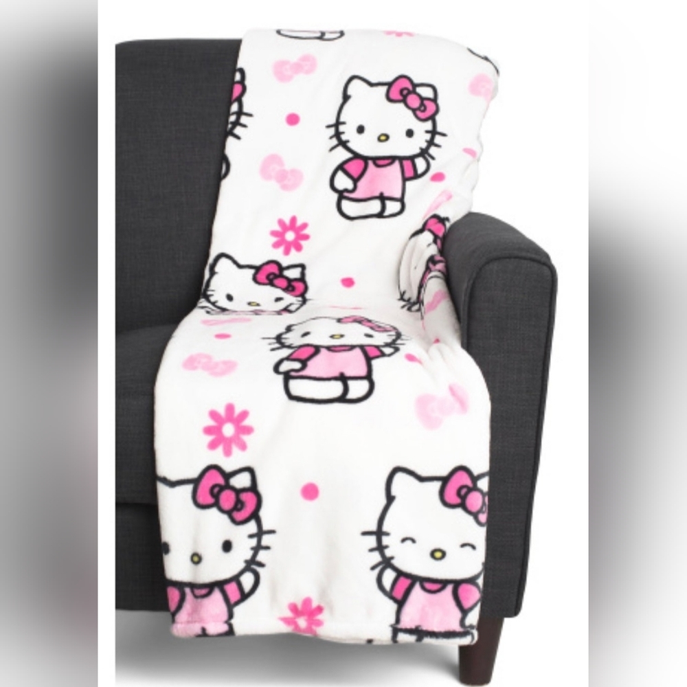 Hello kitty throw blanket